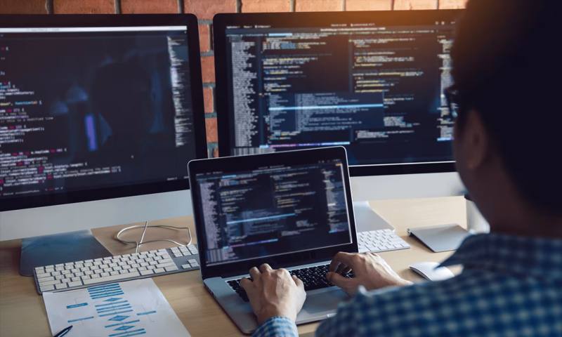 数据科学选型：R与Python如何赋能泸县网站建设？
